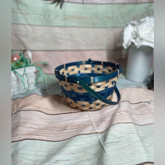 🔥❤️🔥 NEW! Round MultiColor Woven Bamboo Basket Gift Spring Decor - Picture 3 of 7